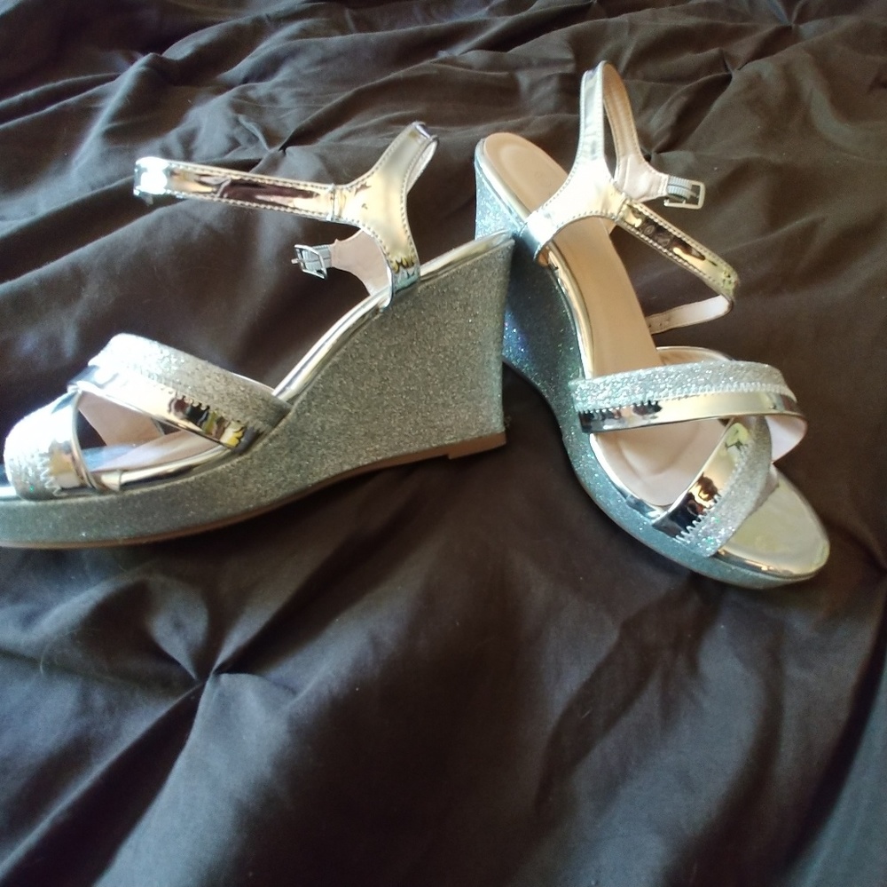 Silver Wedge